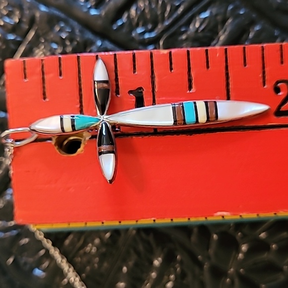 ZUNI artist made inlay cross necklace in sterling silver. - Picture 4 of 7